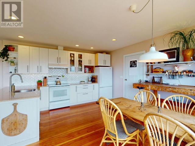 4594 Harvie Ave, Powell River, British Columbia   - Photo 23 - 18950