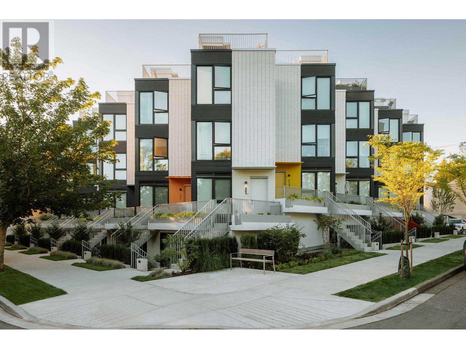 201 322 E 15TH AVENUE, Vancouver