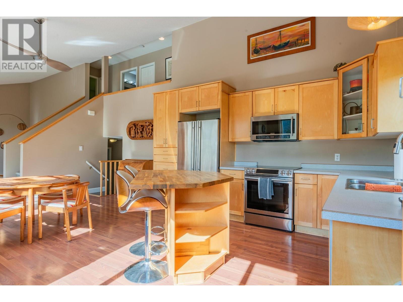 Property at 3301 LABURNUM Drive image 3