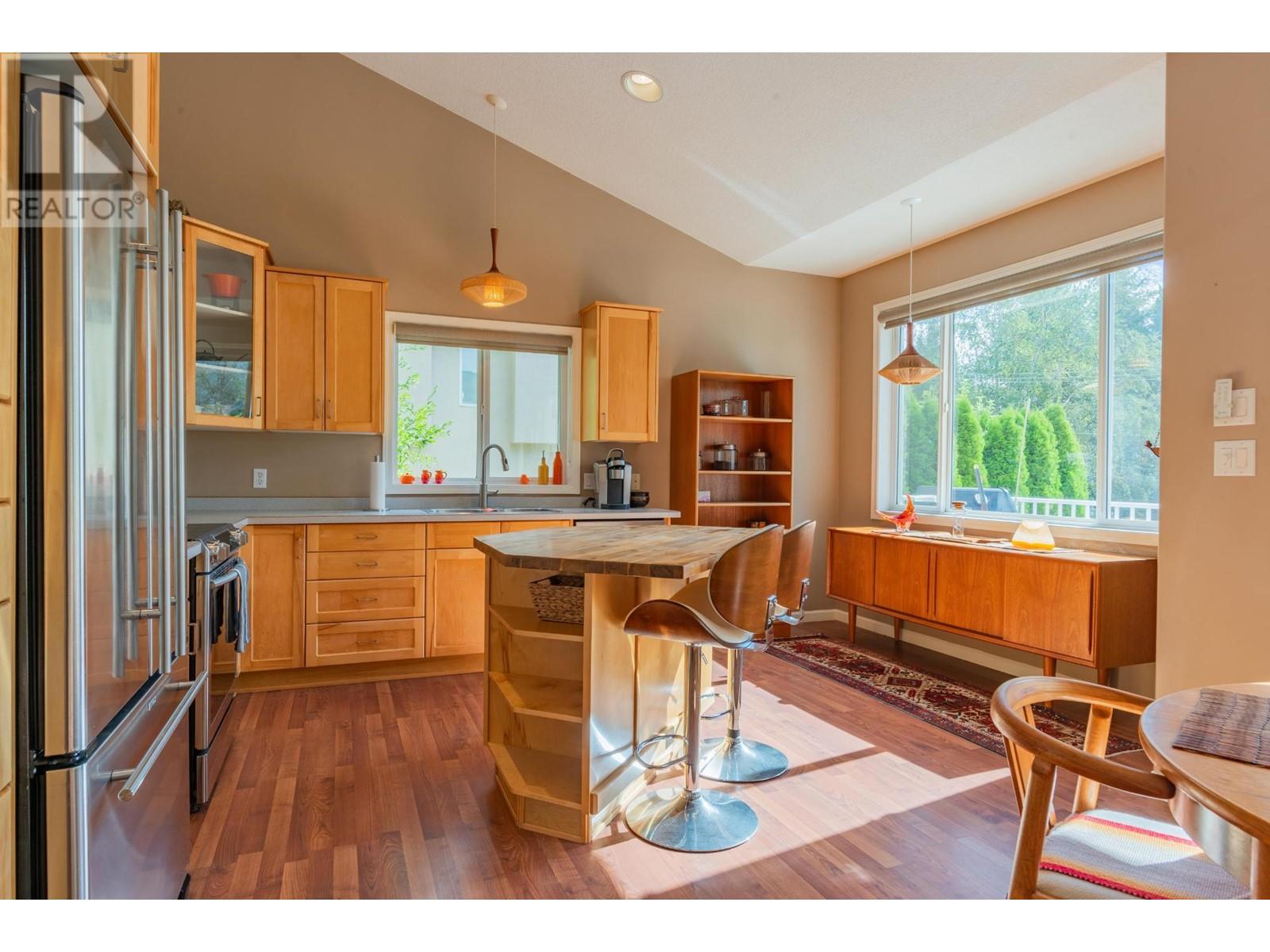 Property at 3301 LABURNUM Drive image 5