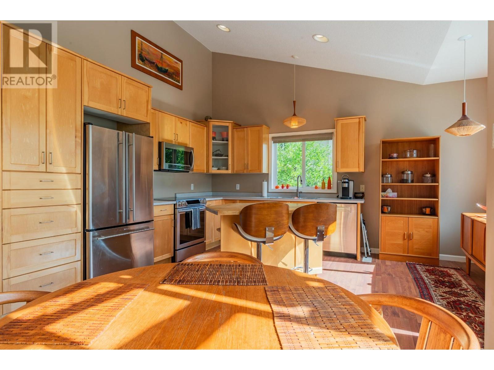 Property at 3301 LABURNUM Drive image 2