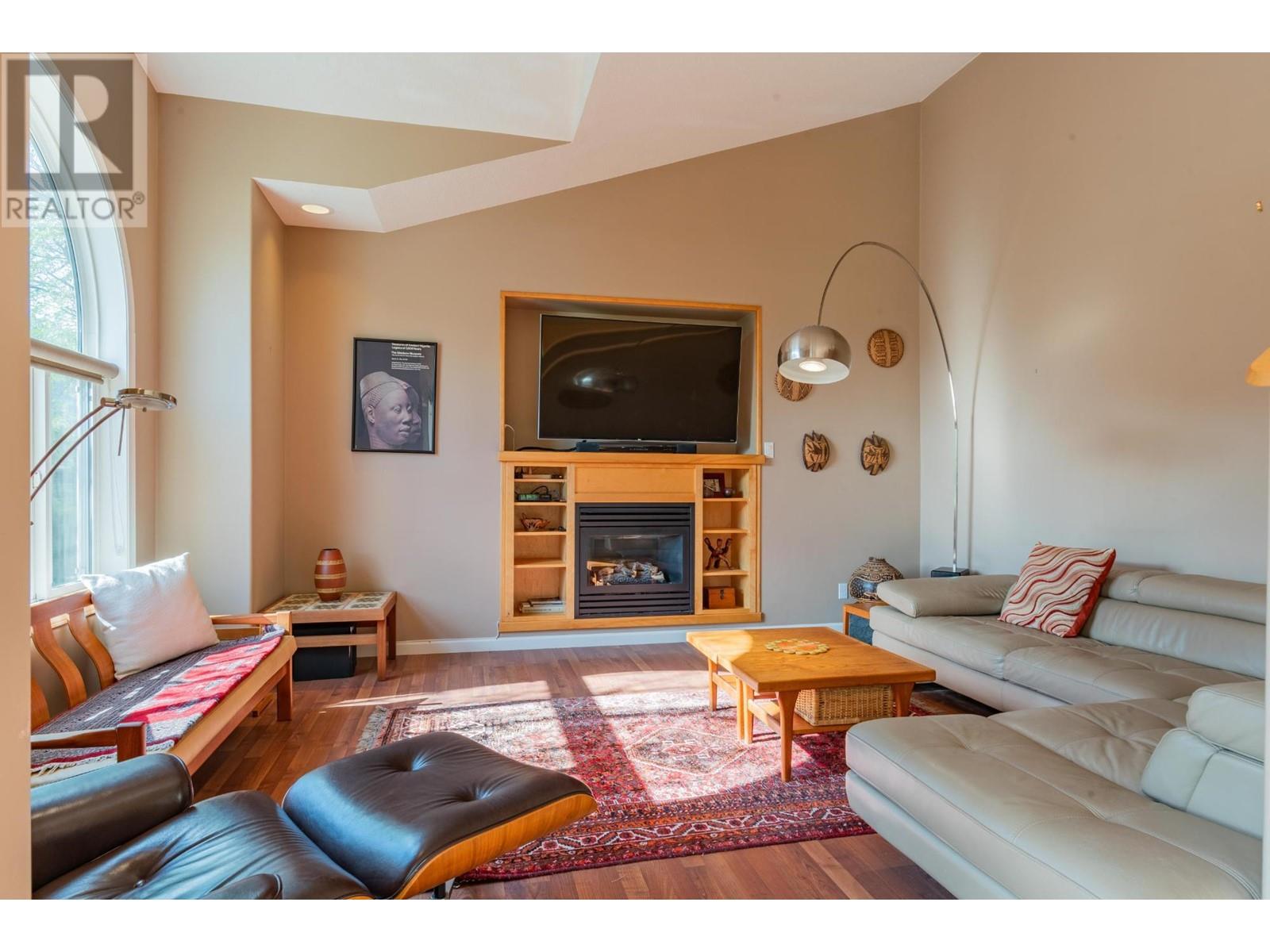 3301 Laburnum Drive, Trail, British Columbia  V1R 2S8 - Photo 2 - 10347459