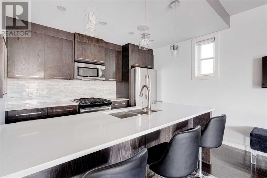 Property at 2, 3702 16 Street SW image 4