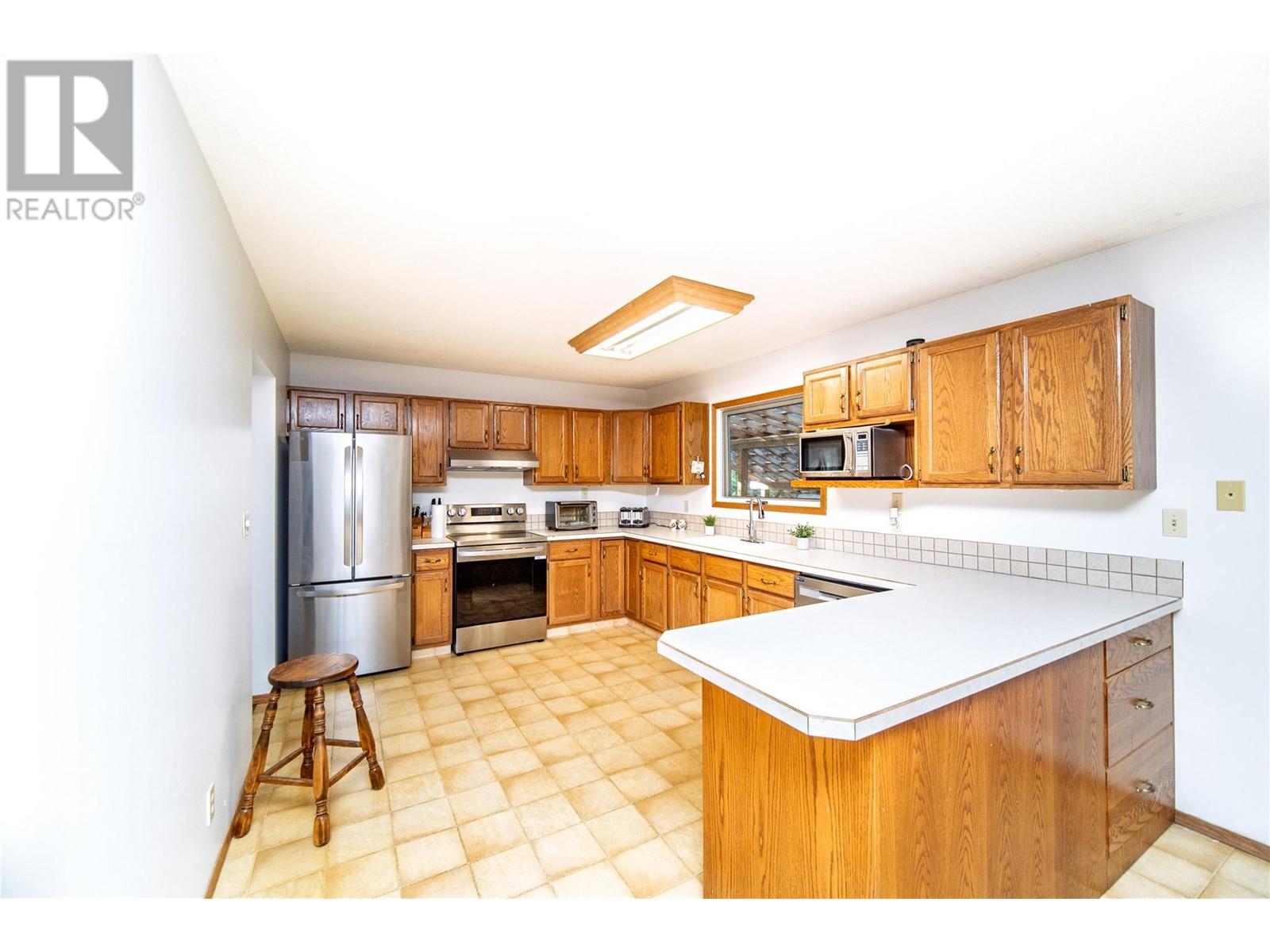 Property at 2154 Samuel Cres image 4