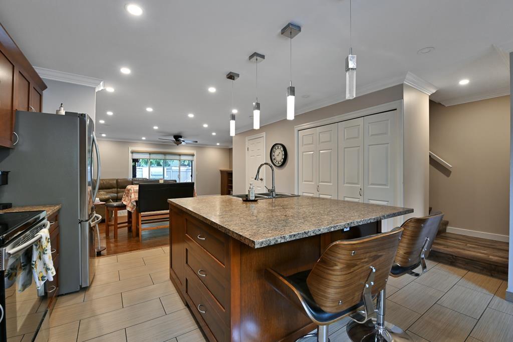 122 9467 Prince Charles Boulevard, Surrey, British Columbia  V3V 7G1 - Photo 8 - R3000706