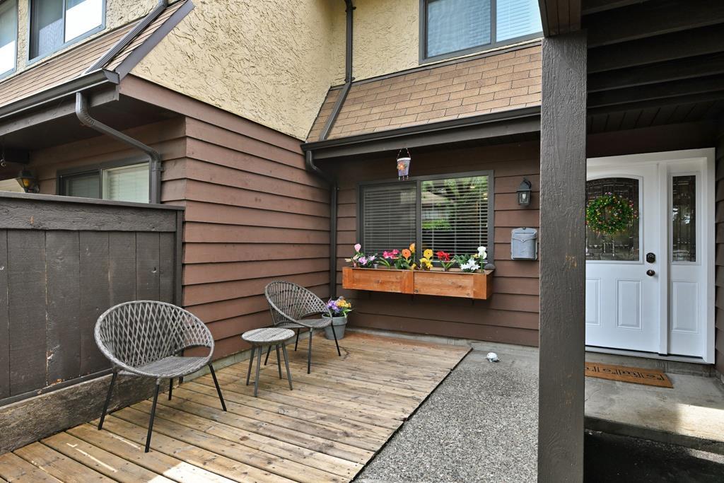 122 9467 Prince Charles Boulevard, Surrey, British Columbia  V3V 7G1 - Photo 2 - R3000706