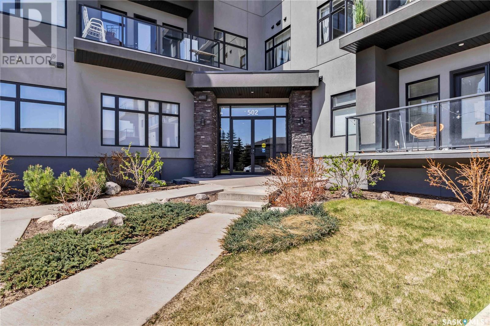 Property at 215 502 Perehudoff CRESCENT image 2