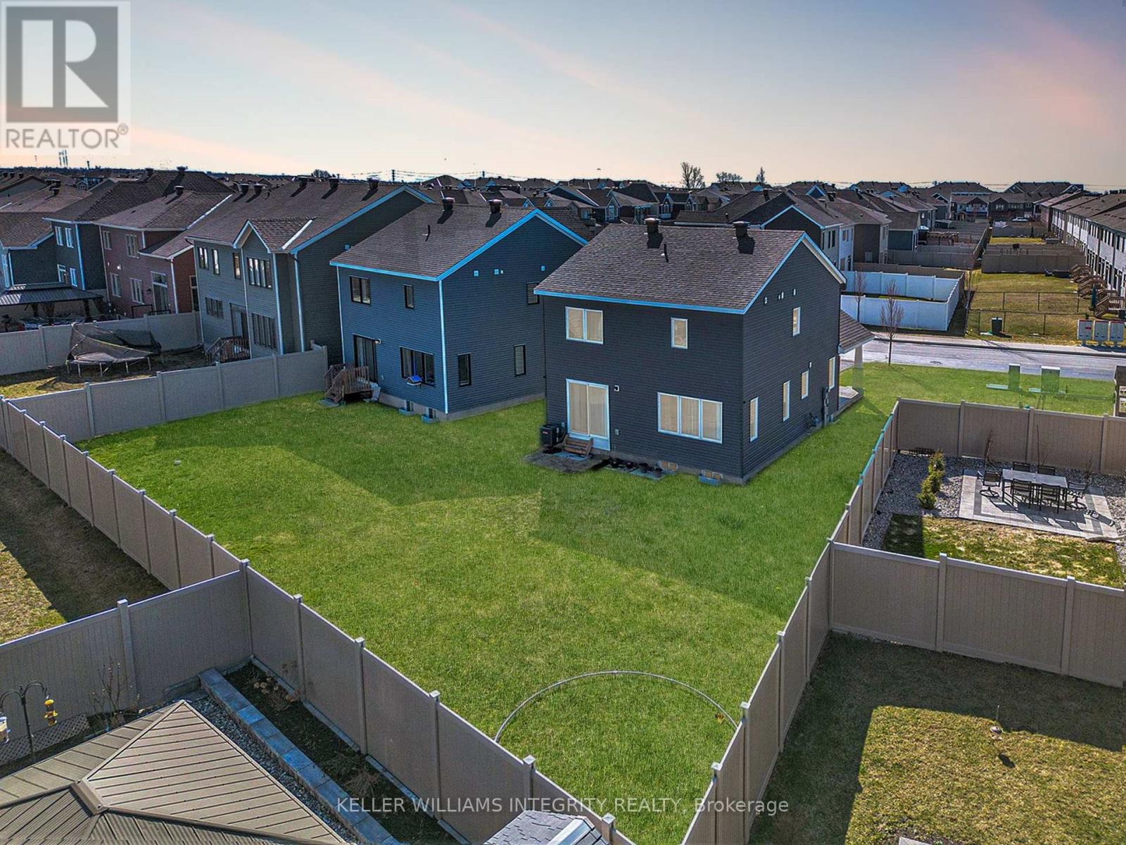 278 Haliburton Heights, Ottawa, Ontario  K2V 0R5 - Photo 32 - X12113804