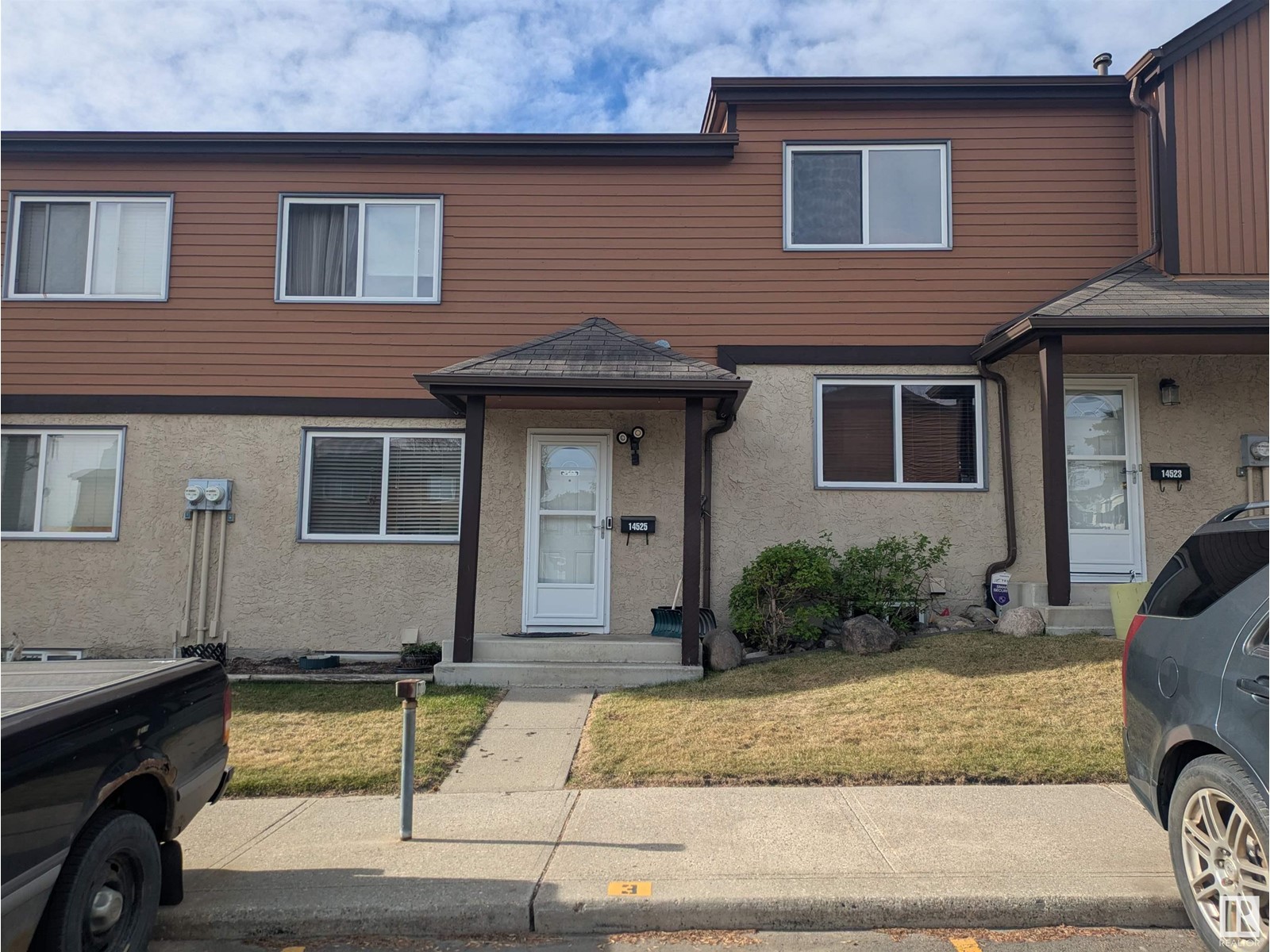 Property at 14525 52 ST NW image 1