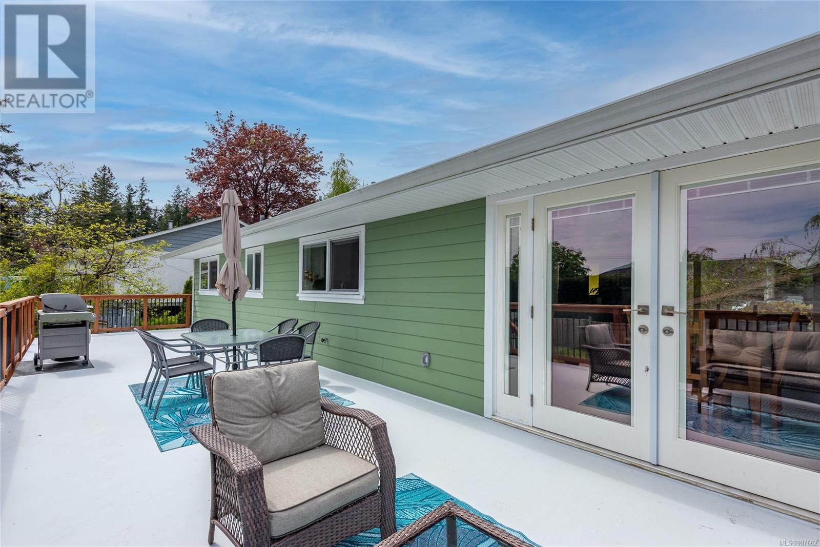 Property at 127 Delvecchio Rd image 3