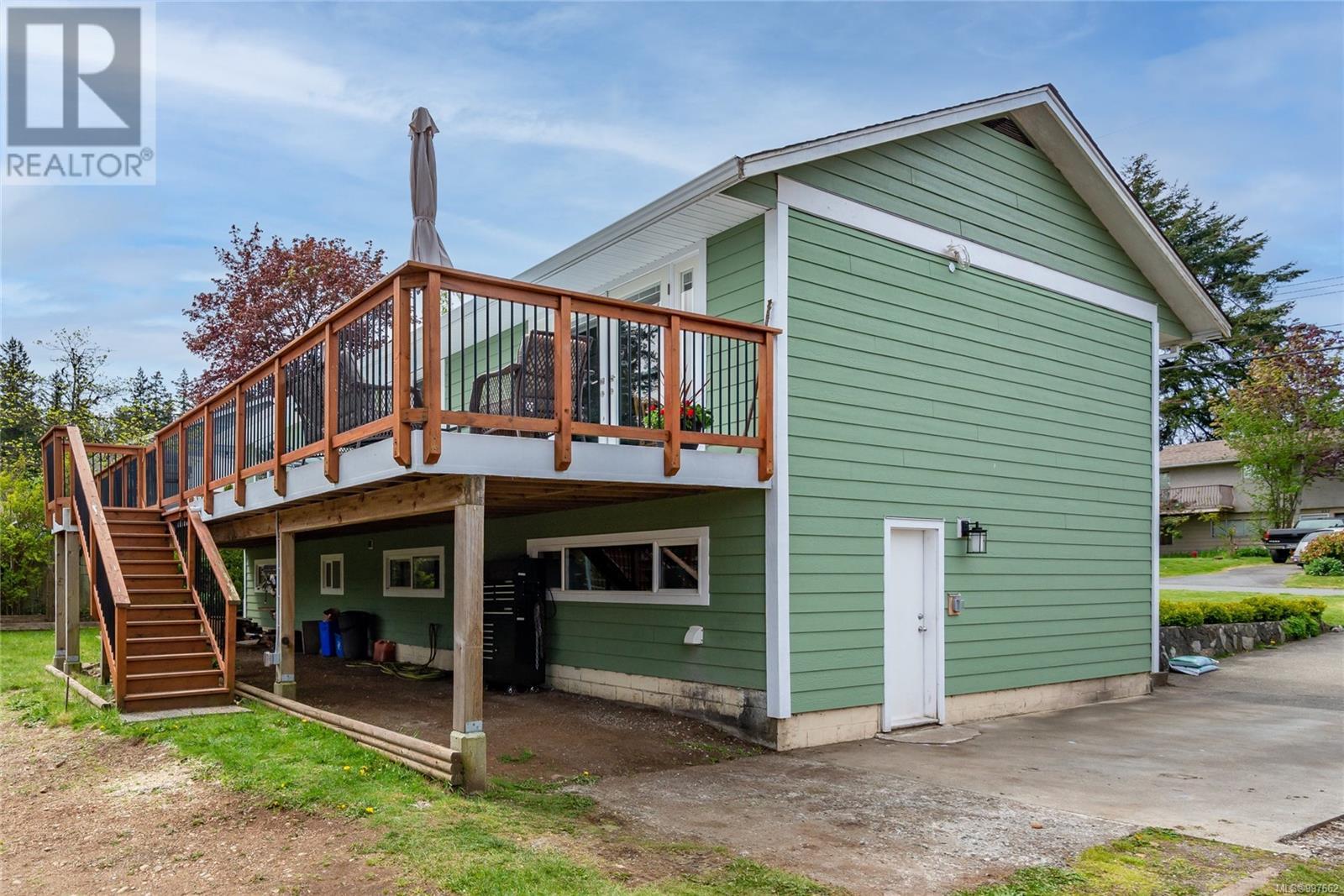 Property at 127 Delvecchio Rd image 4