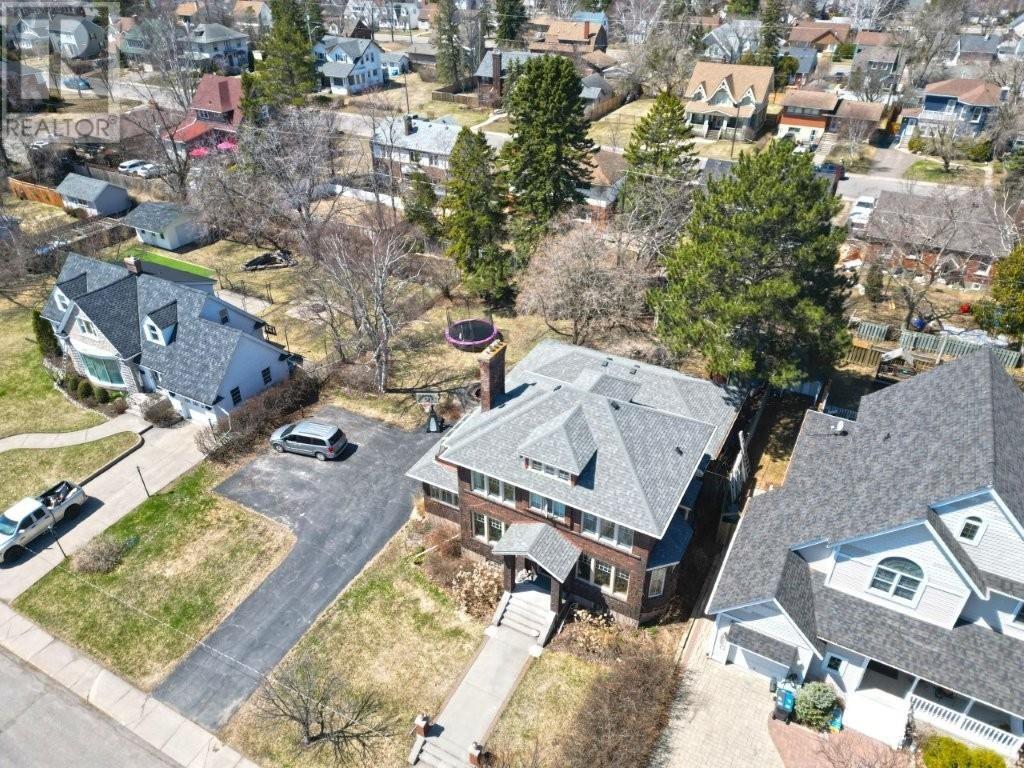 124 Summit Ave, Thunder Bay, Ontario  P7B 3P1 - Photo 2 - TB251013