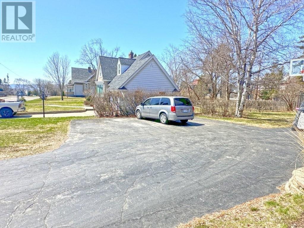 124 Summit Ave, Thunder Bay, Ontario  P7B 3P1 - Photo 5 - TB251013