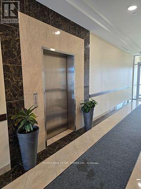 5a - 30 Topflight Drive, Mississauga, Ontario  L5S 0A8 - Photo 3 - W11973759