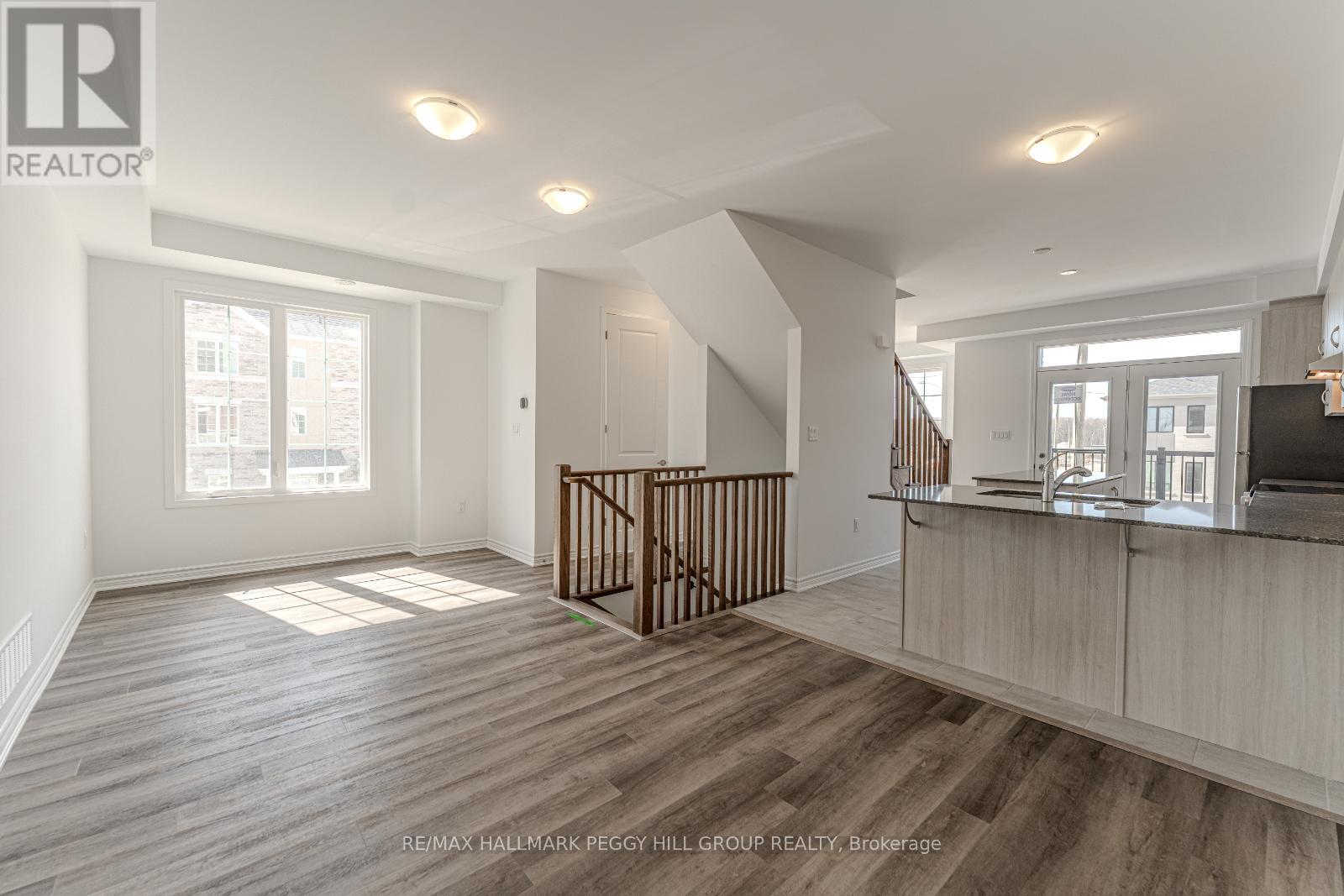84 Ennerdale Street, Barrie, Ontario  L9J 1A4 - Photo 6 - S12103965