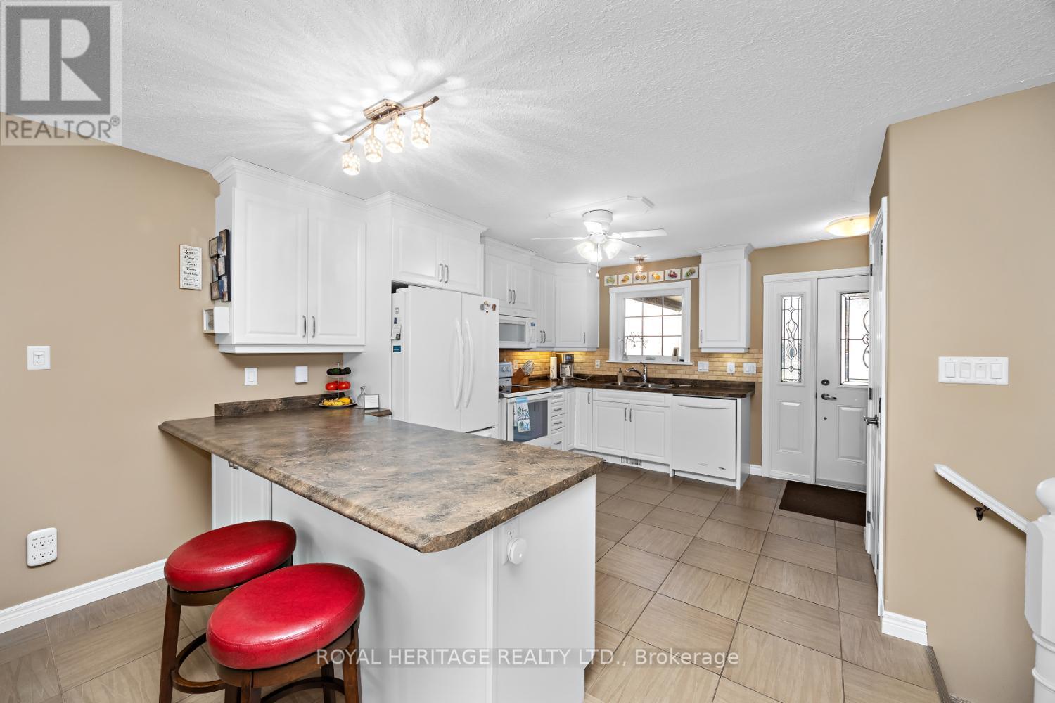 162 - 301 Carnegie Avenue, Peterborough North, Ontario  K9L 0G1 - Photo 5 - X12142006