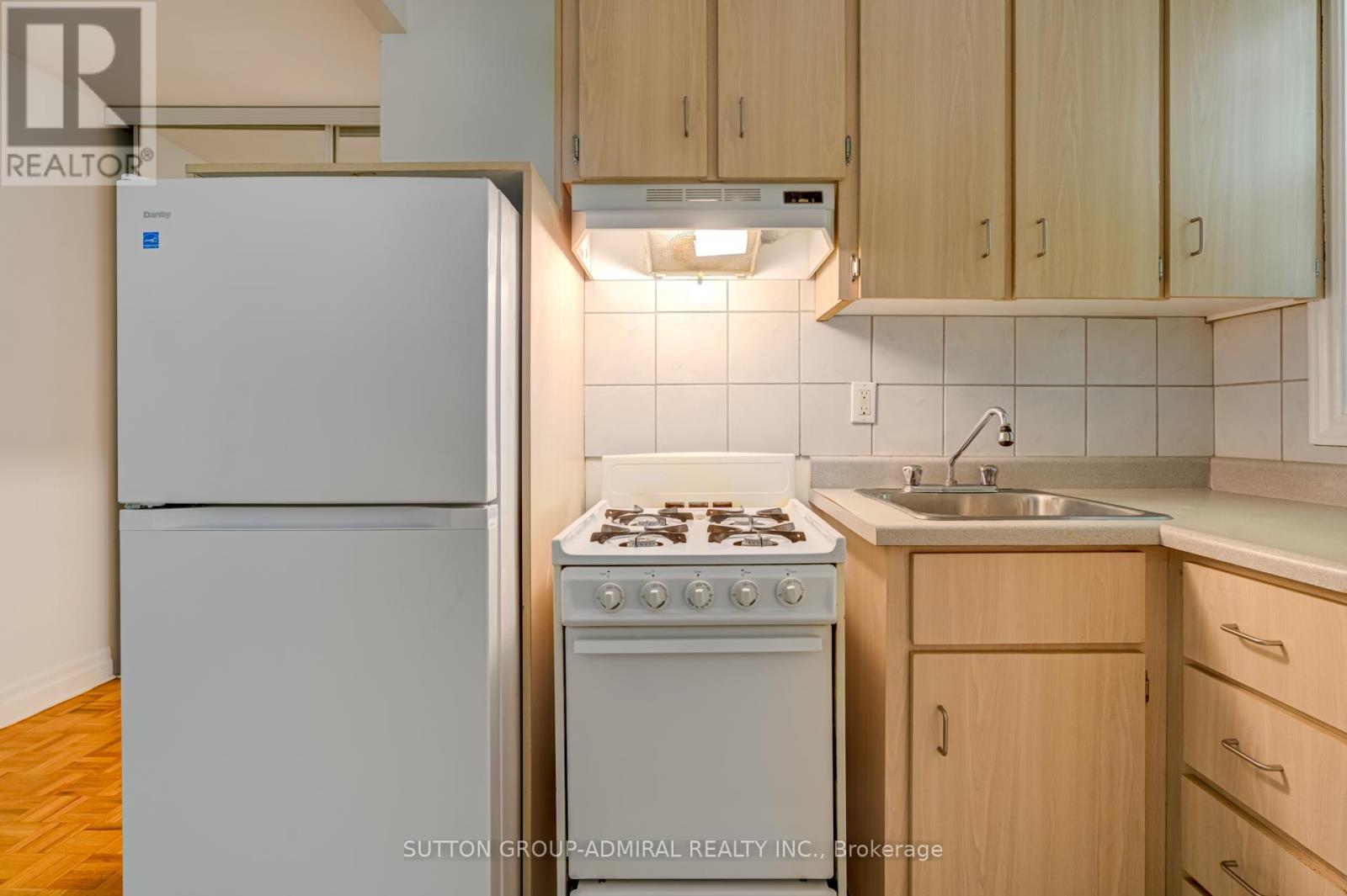 208 - 33 Maitland Street, Toronto (Church-Yonge Corridor), Ontario  M4Y 1C8 - Photo 5 - C12142680