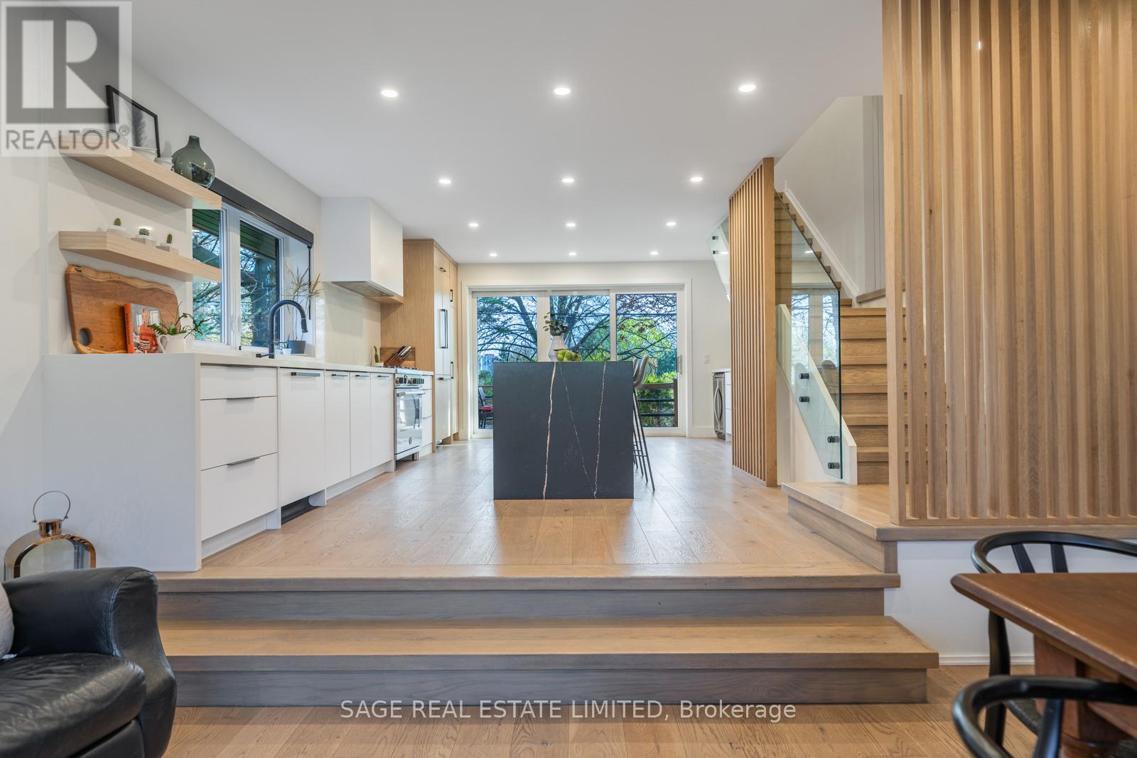 9 Lionel Heights Crescent, Toronto, Ontario  M3A 1L8 - Photo 11 - C12142681