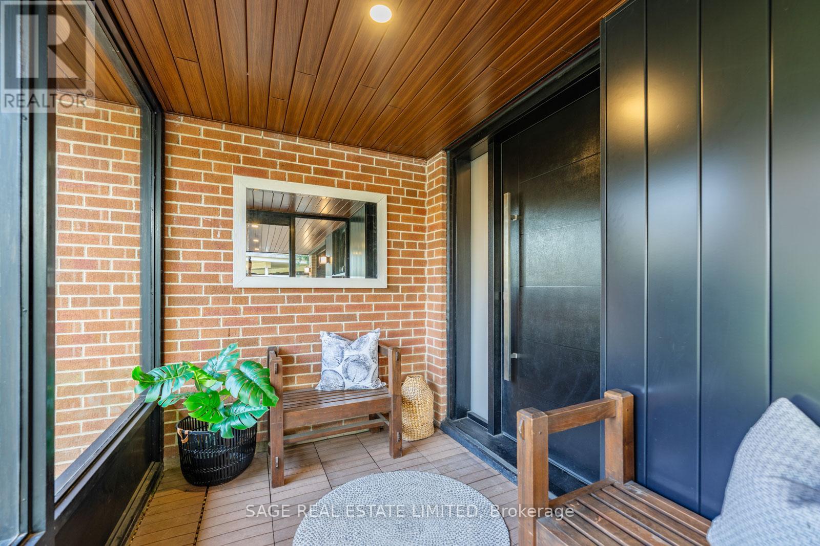 Property at 9 LIONEL HEIGHTS CRESCENT image 2
