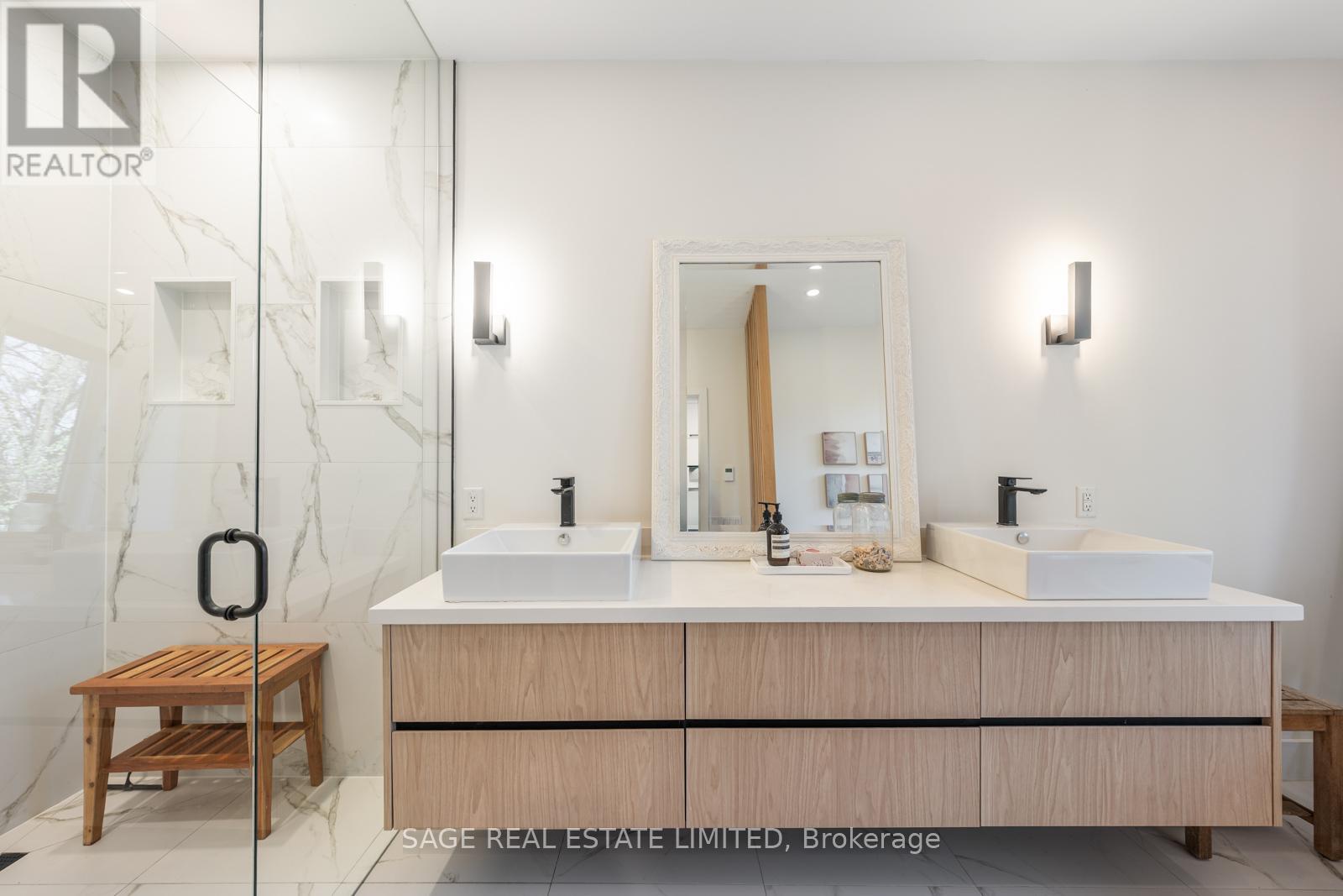 9 Lionel Heights Crescent, Toronto, Ontario  M3A 1L8 - Photo 33 - C12142681