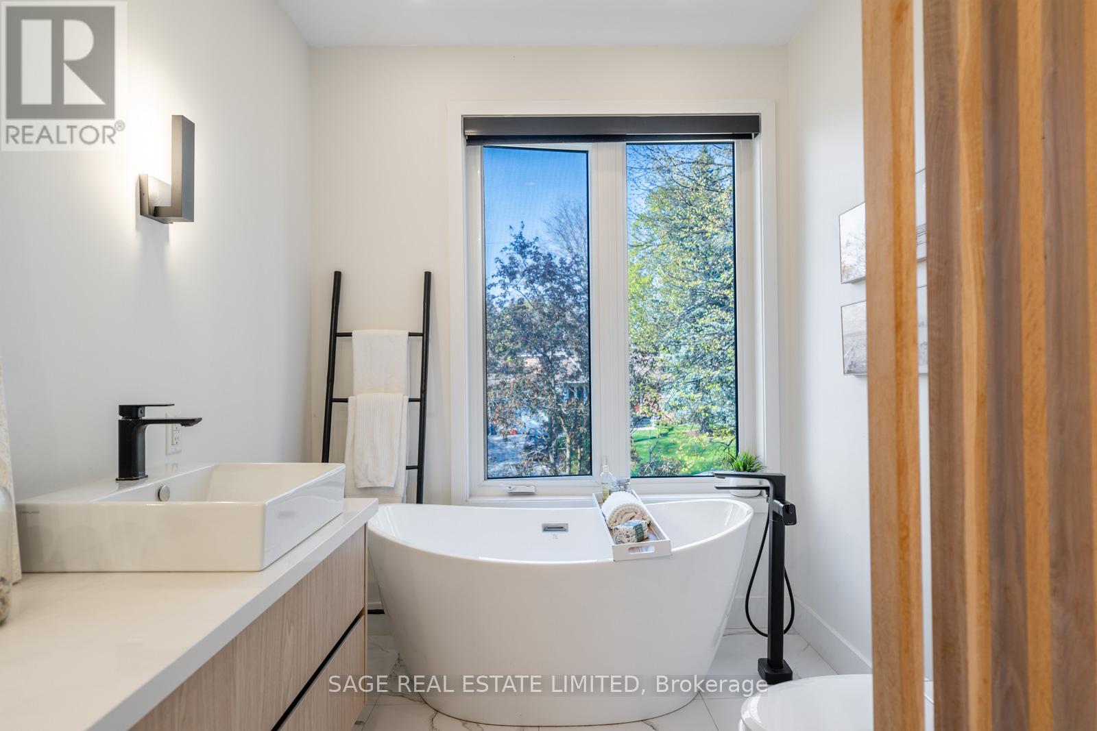 9 Lionel Heights Crescent, Toronto, Ontario  M3A 1L8 - Photo 34 - C12142681