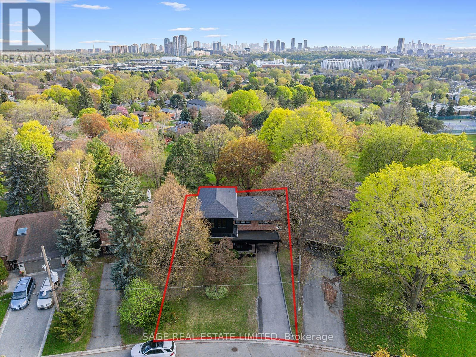 Property at 9 LIONEL HEIGHTS CRESCENT image 4