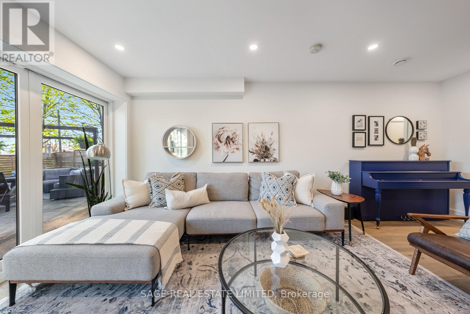 9 Lionel Heights Crescent, Toronto, Ontario  M3A 1L8 - Photo 7 - C12142681
