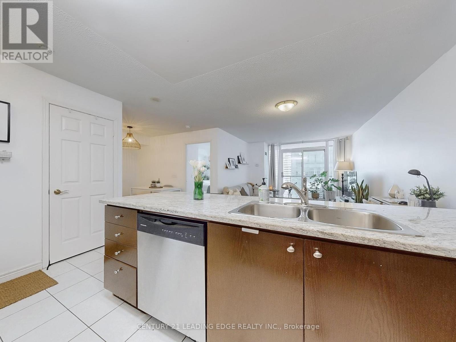 3503 - 30 Grand Trunk Crescent, Toronto, Ontario  M5J 3A4 - Photo 17 - C12142747