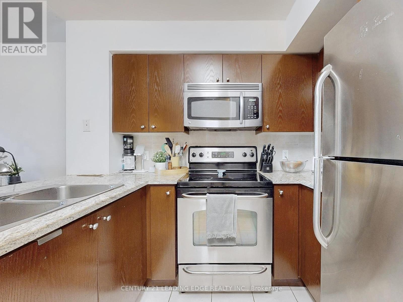 3503 - 30 Grand Trunk Crescent, Toronto, Ontario  M5J 3A4 - Photo 18 - C12142747