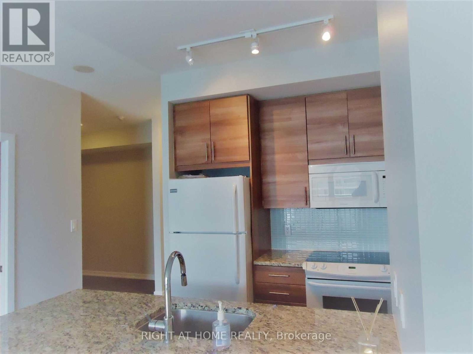 2405 - 70 Forest Manor Road E, Toronto, Ontario  M2J 1M6 - Photo 3 - C12142755