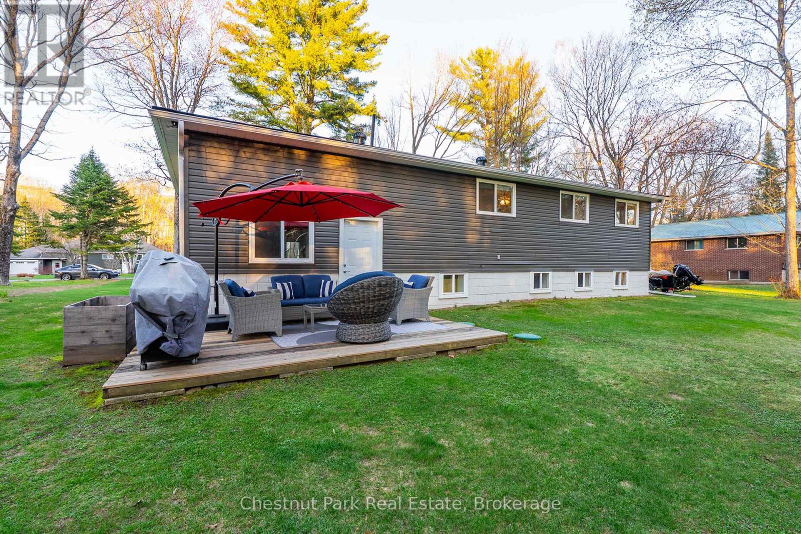 104 Bridgedale Road, Huntsville (Stephenson), Ontario  P0B 1L0 - Photo 11 - X12142771