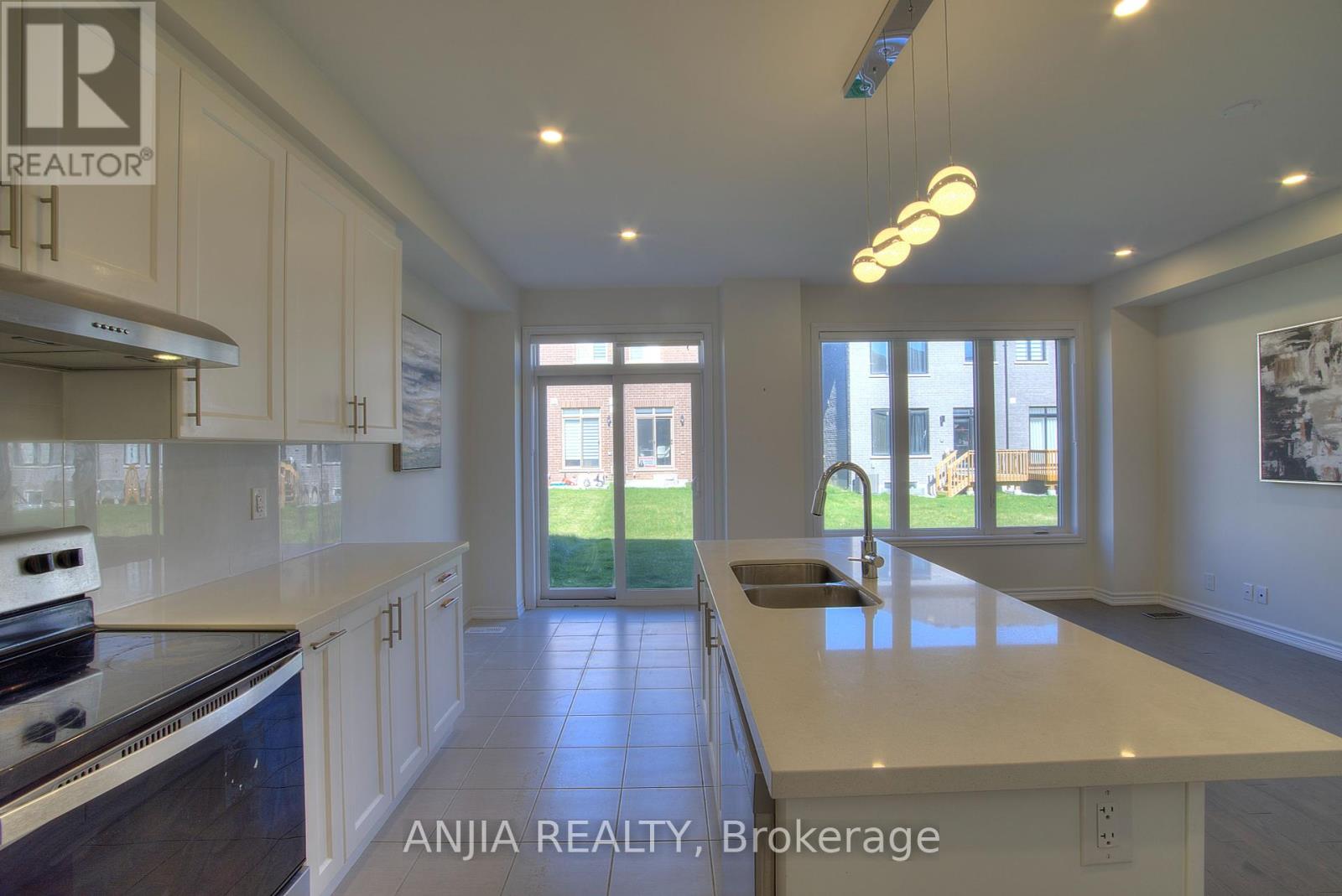 69 Freeman Williams Street, Markham, Ontario  L6C 3K4 - Photo 12 - N12142697