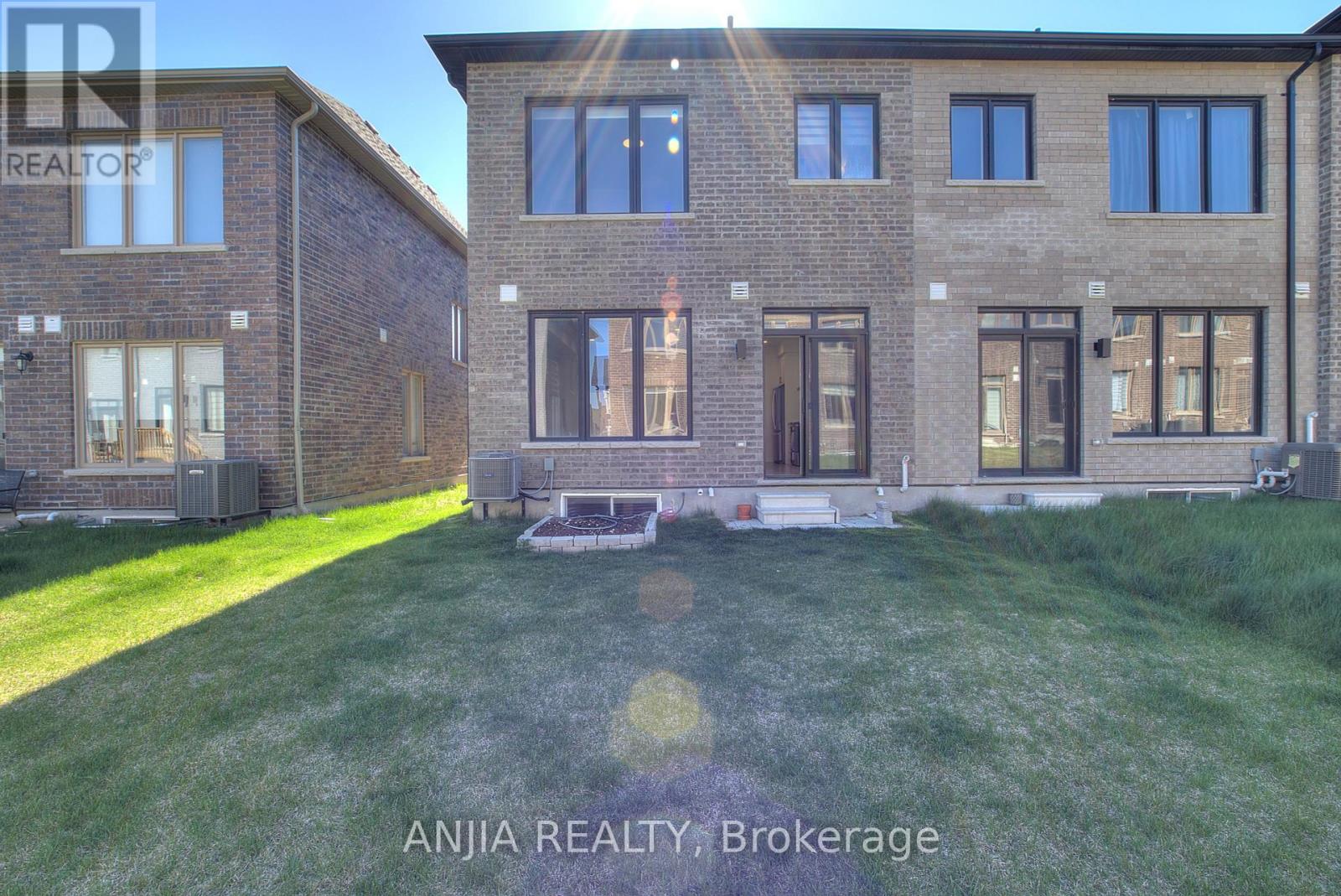 69 Freeman Williams Street, Markham, Ontario  L6C 3K4 - Photo 5 - N12142697