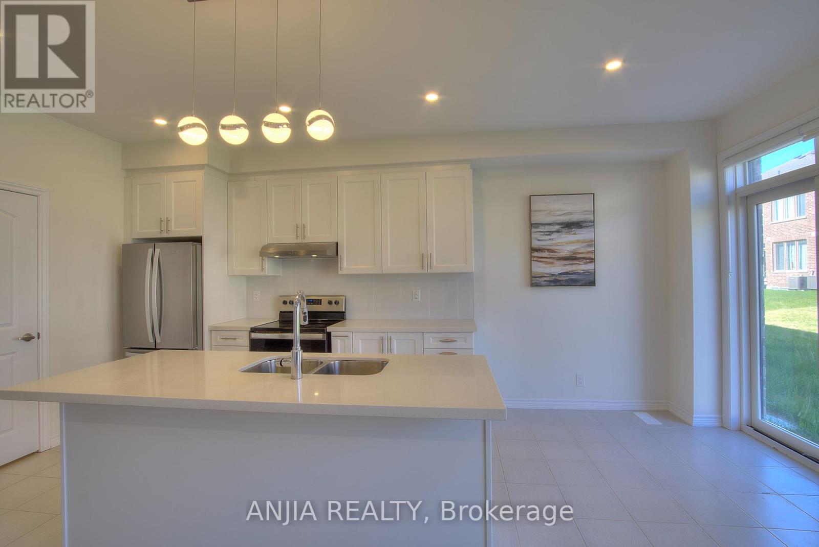69 Freeman Williams Street, Markham, Ontario  L6C 3K4 - Photo 7 - N12142697