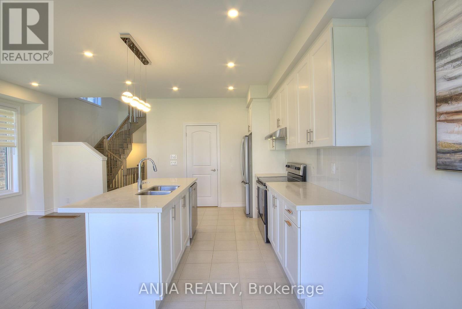 69 Freeman Williams Street, Markham, Ontario  L6C 3K4 - Photo 8 - N12142697