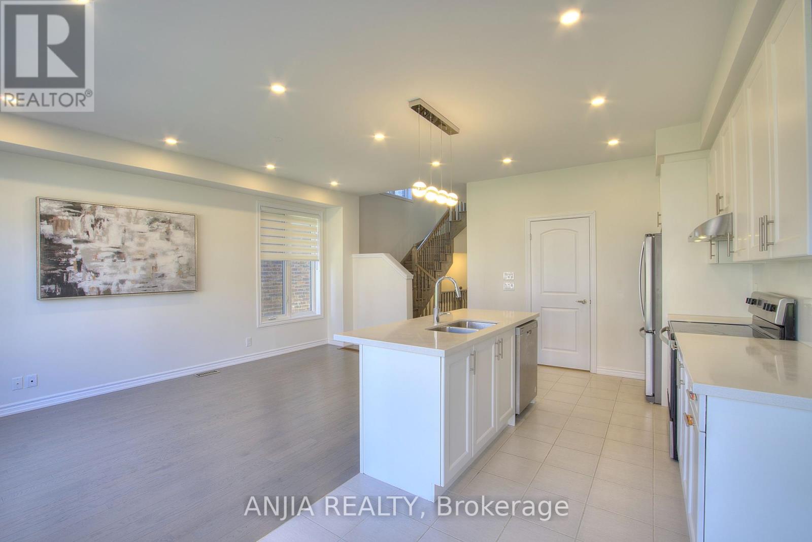 69 Freeman Williams Street, Markham, Ontario  L6C 3K4 - Photo 9 - N12142697