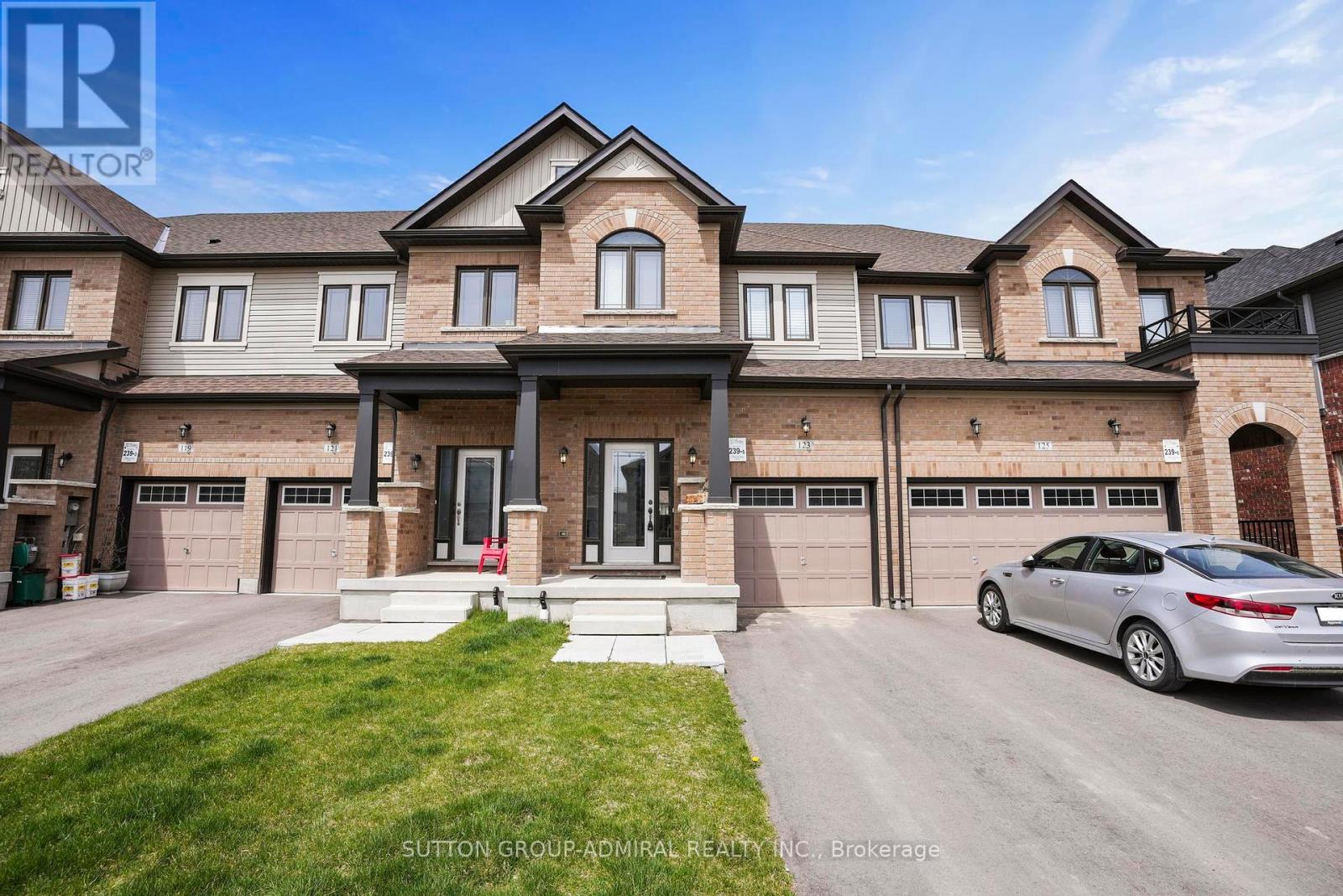 Property at 123 ARNOLD CRESCENT image 1