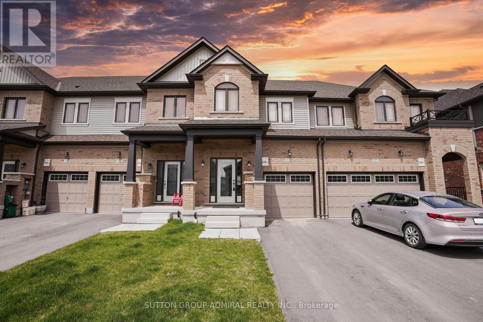 Property at 123 ARNOLD CRESCENT image 2