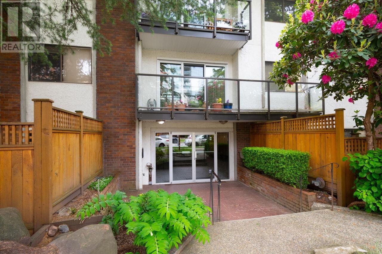 304 1515 Chesterfield Avenue, North Vancouver, British Columbia  V7M 2N5 - Photo 1 - R3001305