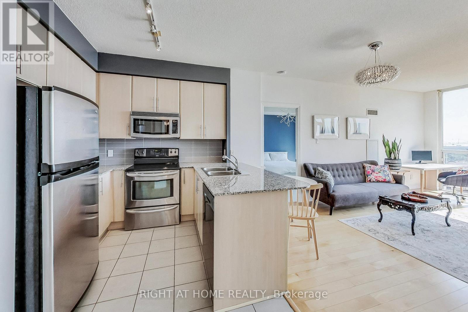 1506 - 3515 Kariya Drive, Mississauga (Fairview), Ontario  L5B 0C1 - Photo 11 - W12142734