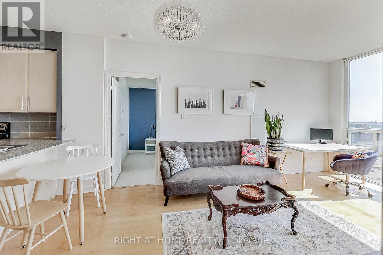 1506 - 3515 Kariya Drive, Mississauga (Fairview), Ontario  L5B 0C1 - Photo 4 - W12142734