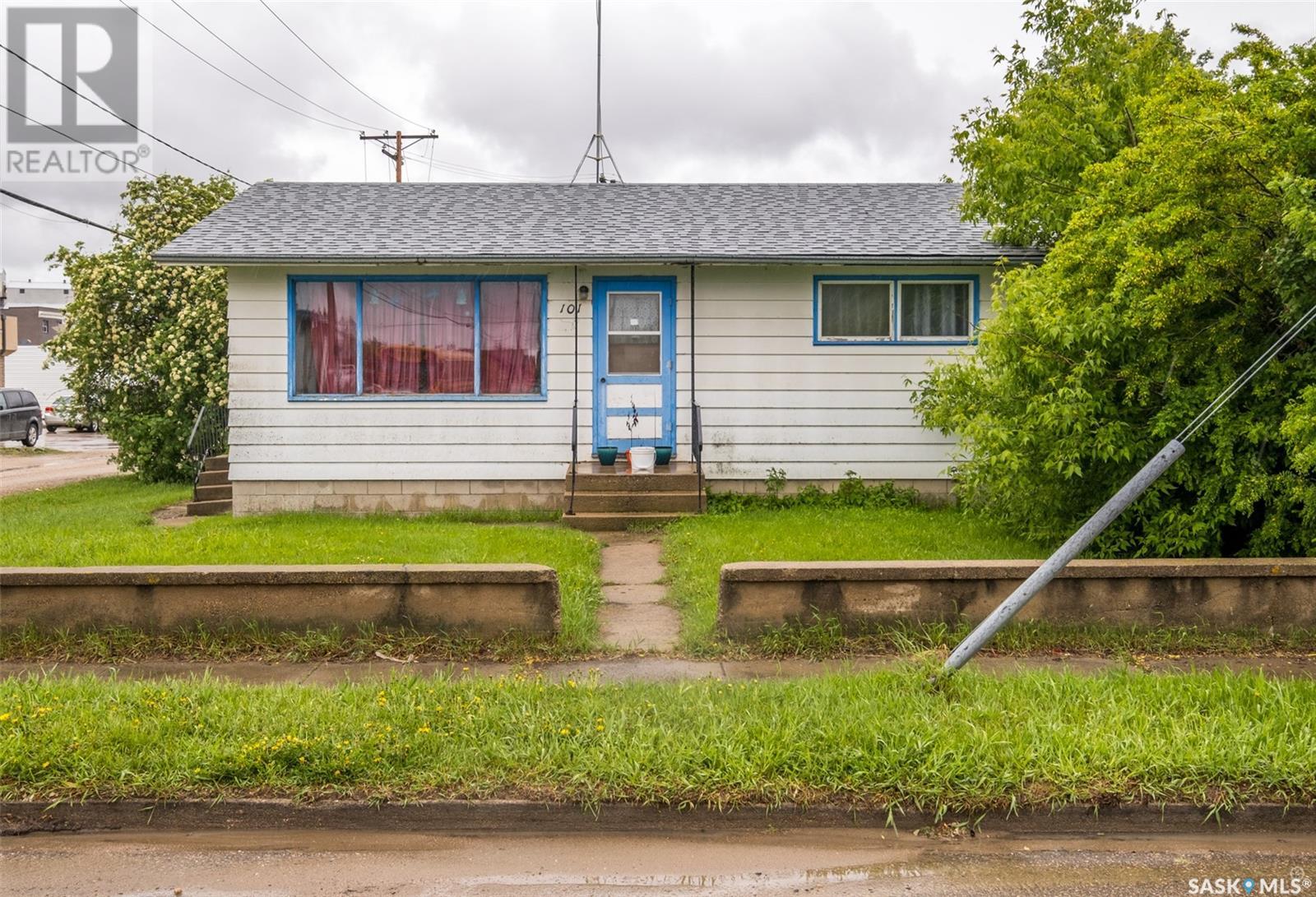 Property at 101 2nd AVENUE W image 1