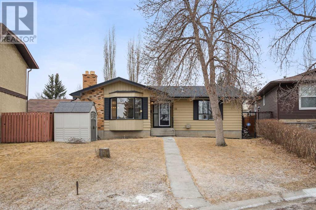 Property at 52 Berwick Court NW image 1