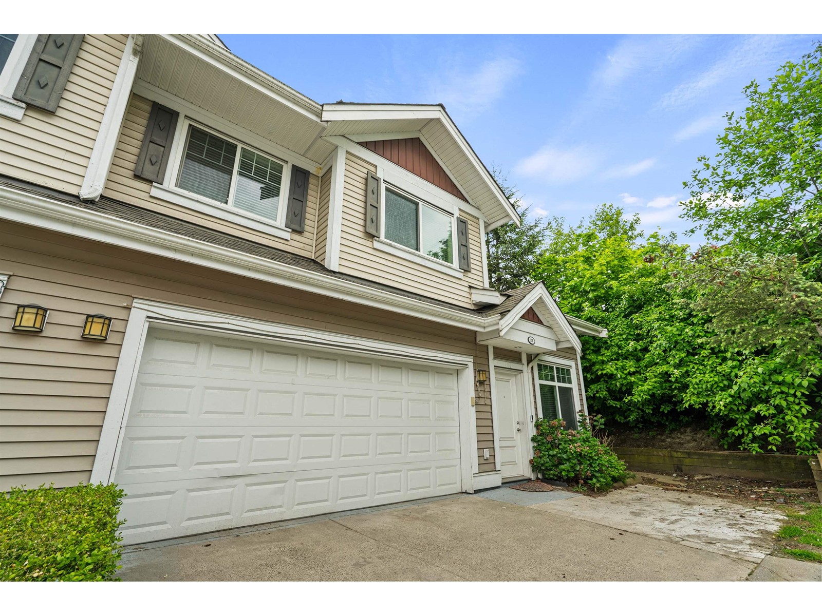Property at 29 30748 CARDINAL AVENUE image 2