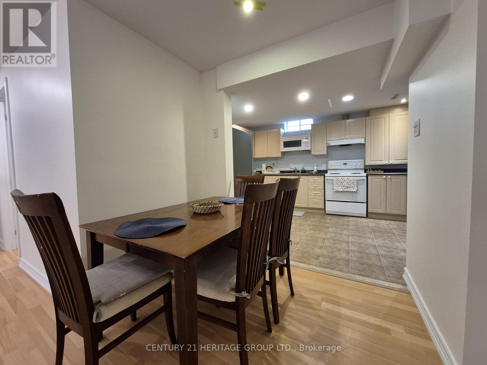 Bsmt - 300 Rhodes Circle, Newmarket, Ontario  L3X 1V4 - Photo 2 - N12142823