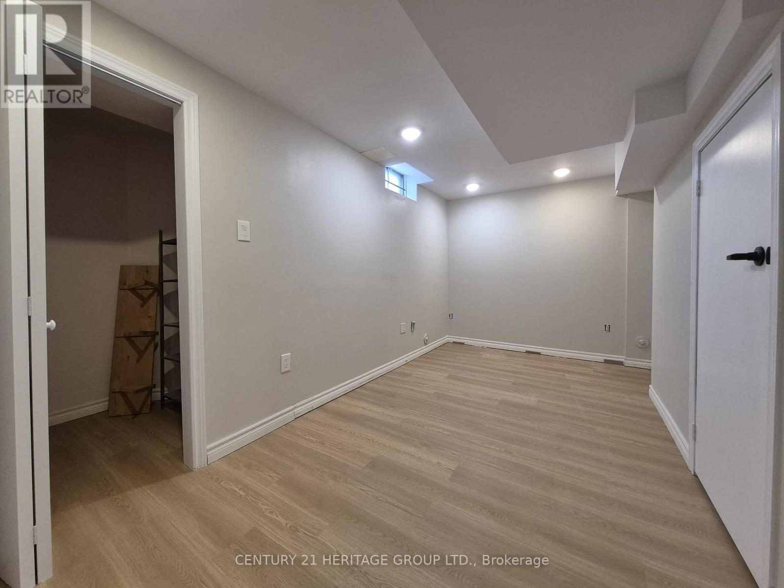 Bsmt - 300 Rhodes Circle, Newmarket, Ontario  L3X 1V4 - Photo 8 - N12142823