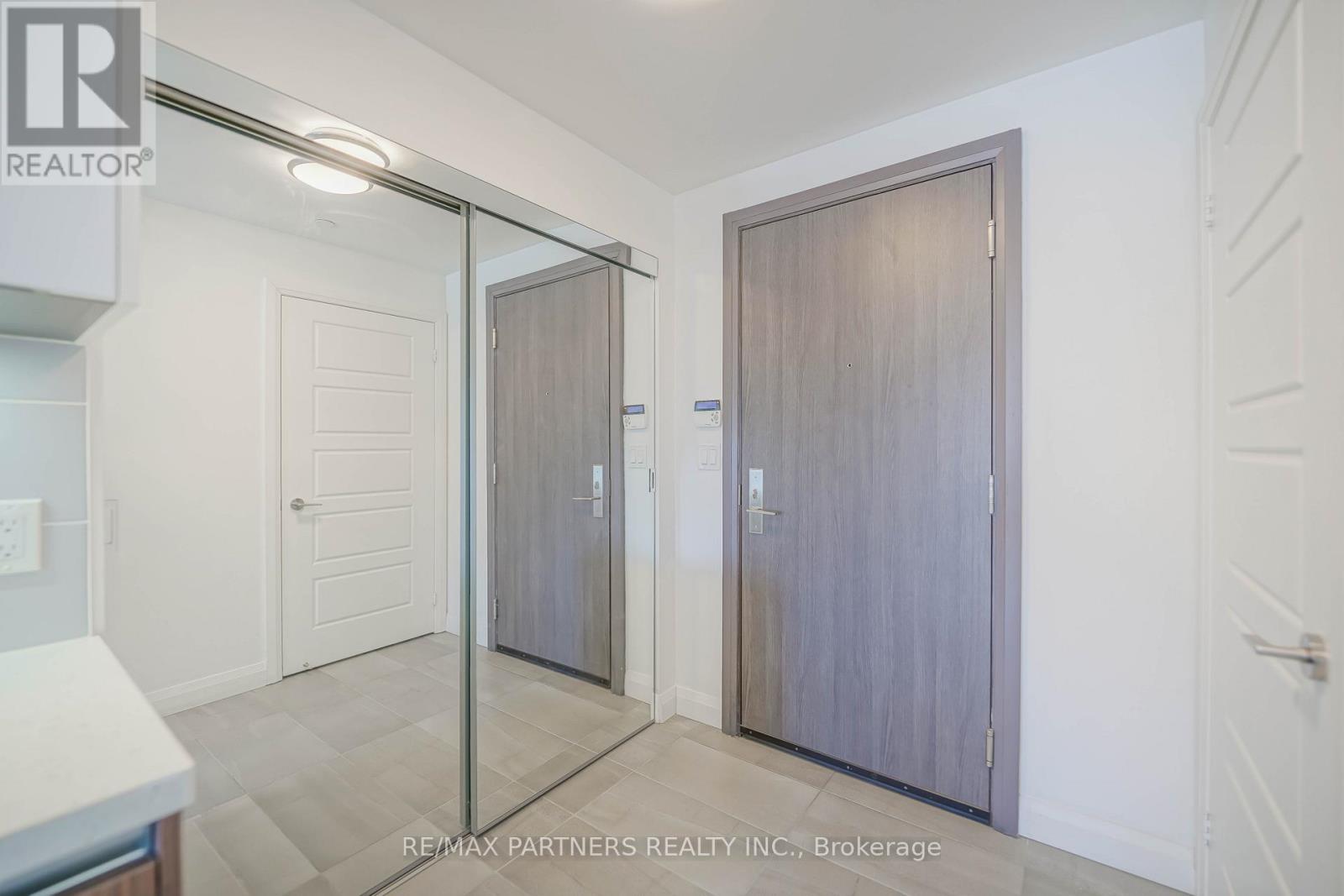 306 - 15 Water Walk Drive, Markham, Ontario  L6G 0G2 - Photo 13 - N12142843