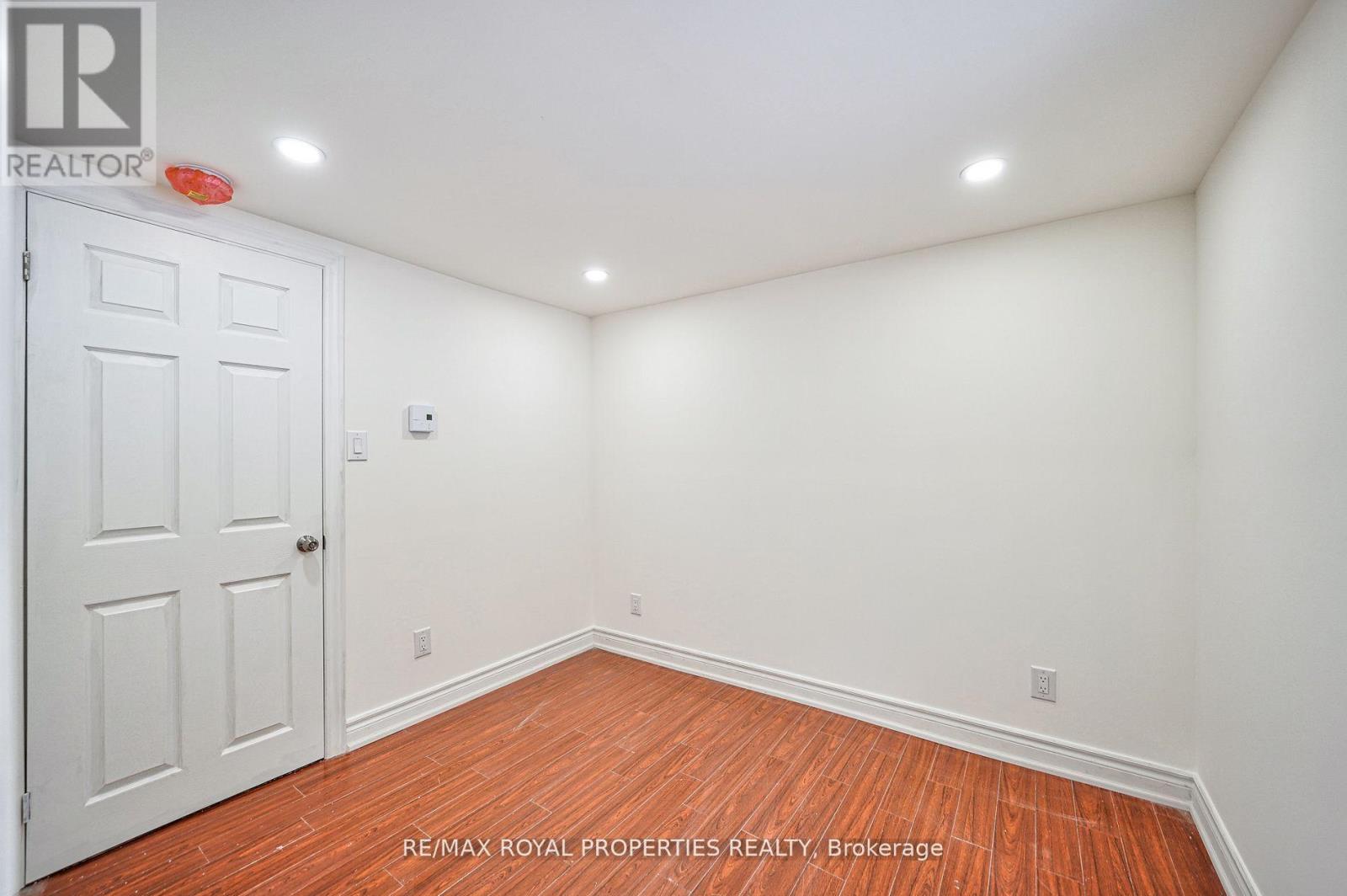 8144 Laidlaw Avenue, Ramara, Ontario  L0K 2B0 - Photo 13 - S12142876
