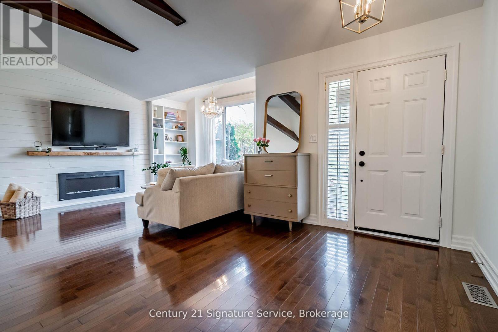 5132 Meadowood Lane, Lincoln, Ontario  L0R 1B8 - Photo 4 - X12137690