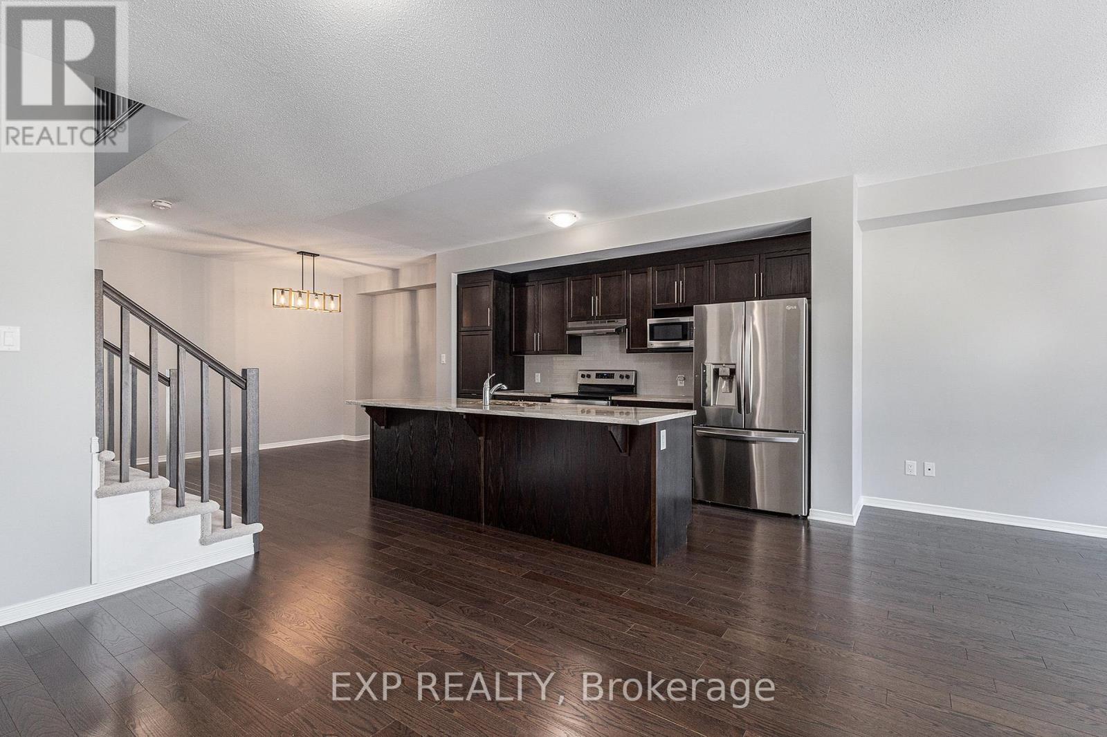 379 Cope Drive, Ottawa, Ontario  K2V 0P7 - Photo 7 - X12132880